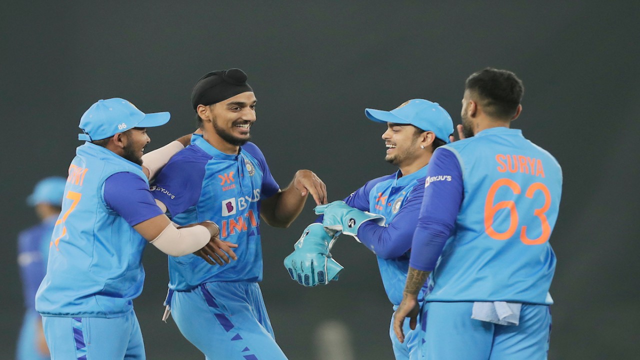 India Win T20 Series: టీమిండియానే అహ్మదా”బాద్‌ షా”… సిరీస్ కైవసం