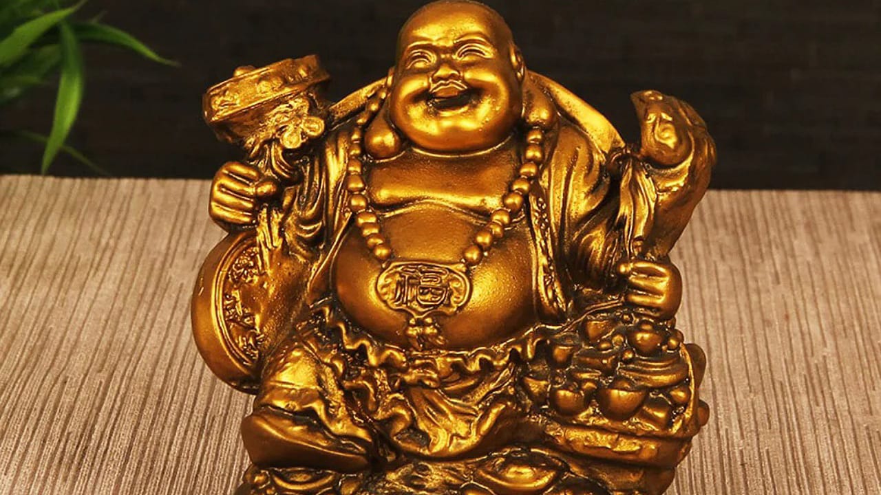 Laughing Buddha: లాఫింగ్ బుద్ధను ఈ దిశలో పెడితే చాలు.. ధన ప్రవాహమే?