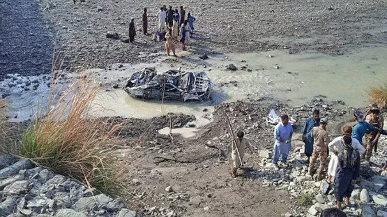 Balochistan: వరదల్లో కొట్టుకుపోయిన కారు.. 8 మంది మృతి