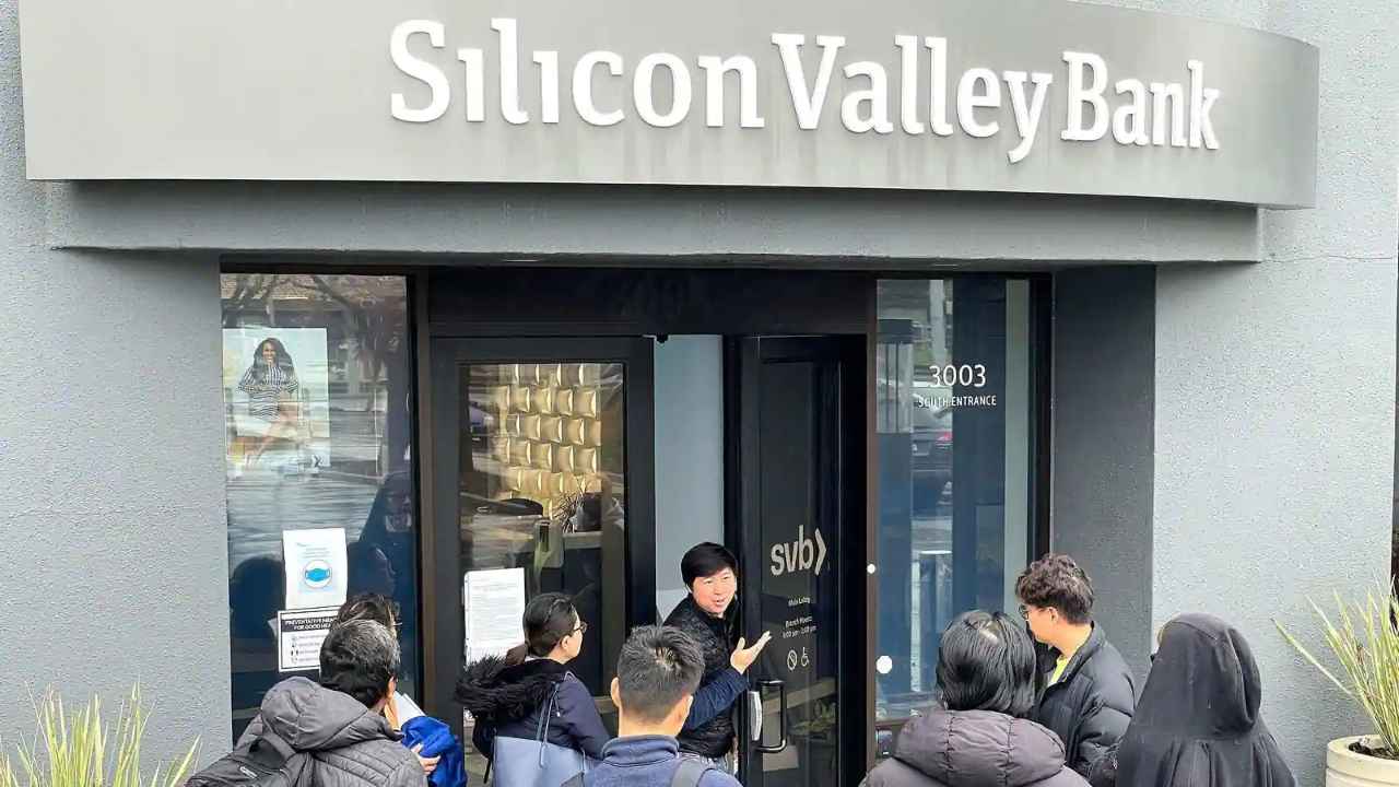 Silicon Valley Bank: అమెరికాలో అతిపెద్ద బ్యాంక్ మూసివేత