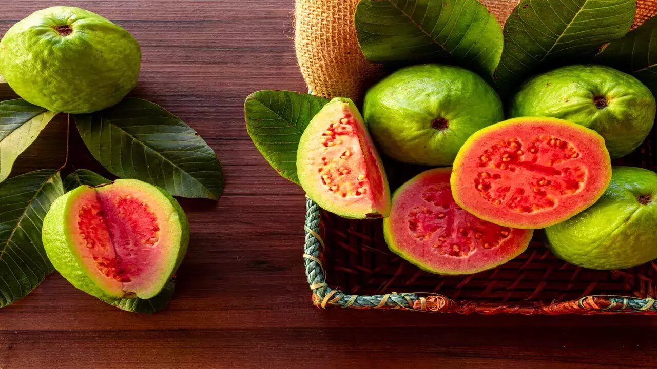 Guava Side Effects : జామకాయ తిన్న తర్వాత ఈ 4 పదార్థాలు తింటున్నారా? అయితే మీకు ఈ రోగాలు గ్యారేంటీ.