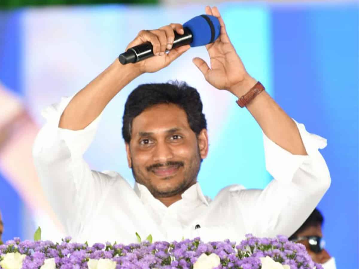 `YSR Sunna Vaddi’ scheme : మ‌హిళ‌ల‌కు రూ. 1354 కోట్ల పంపిణీతో  జ‌గ‌న్ గాలం