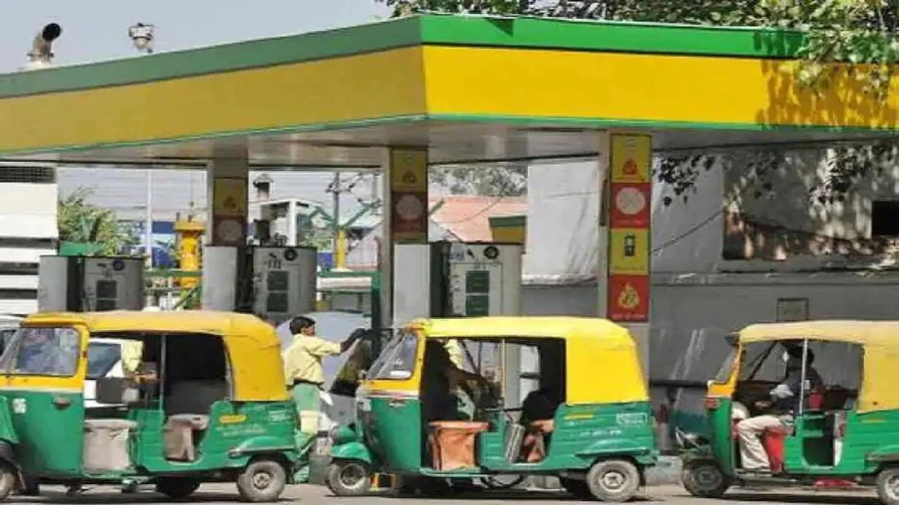 CNG Price Hiked: పెరిగిన సీఎన్‌జీ ధరలు.. ఎక్కడంటే..?