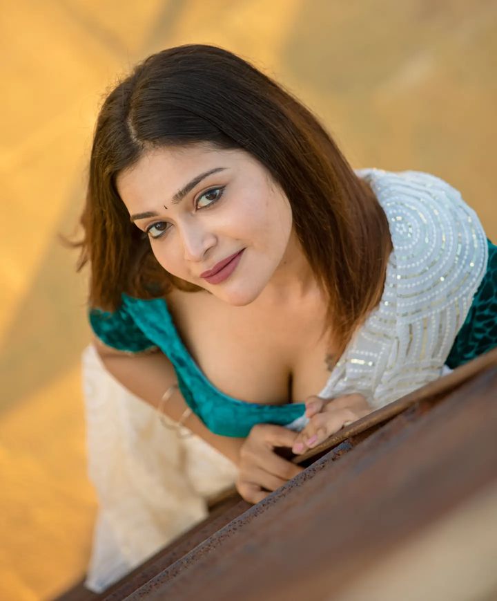 Dharsha Gupta (18) Dharsha Gupta (18)