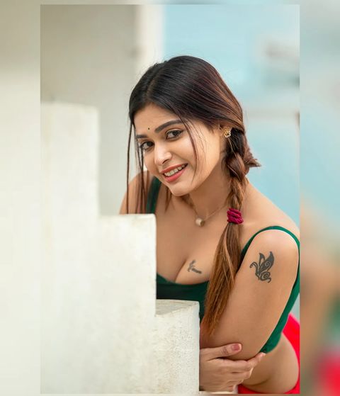 Dharsha Gupta (31) Dharsha Gupta (31)