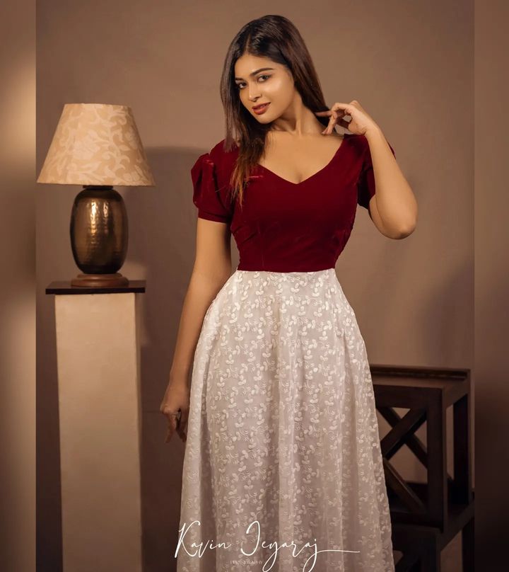 Dharsha Gupta (32) Dharsha Gupta (32)