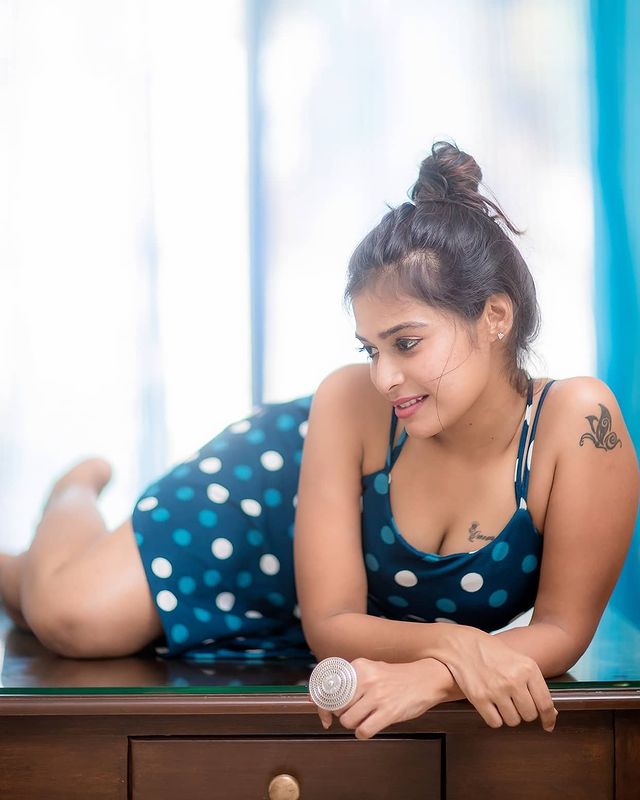 Dharsha Gupta (37) Dharsha Gupta (37)