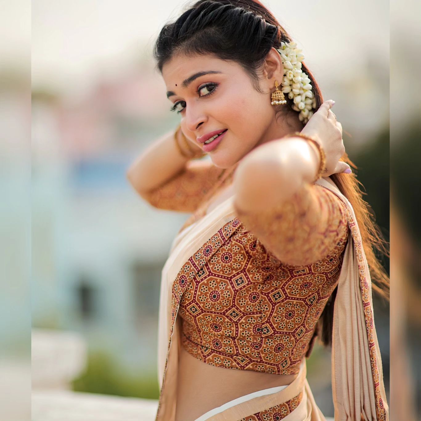 Dharsha Gupta (5) Dharsha Gupta (5)