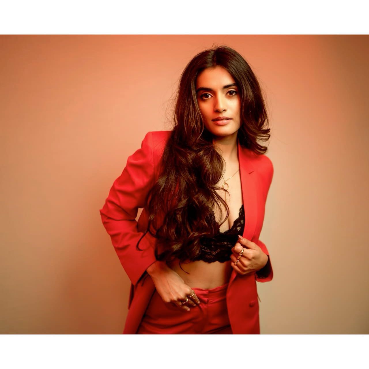 Divyansha Kaushik (19) Divyansha Kaushik (19)