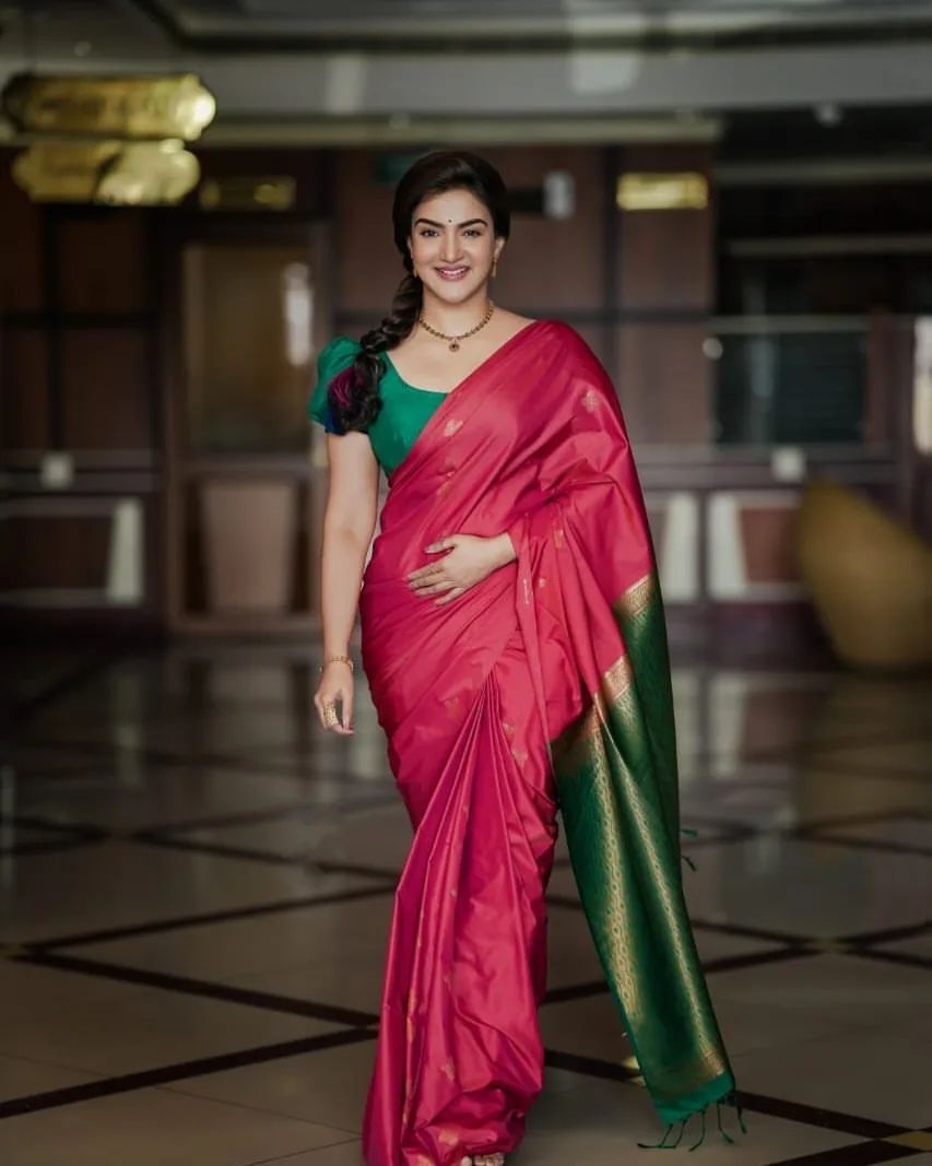 Honey Rose (15) Honey Rose (15)