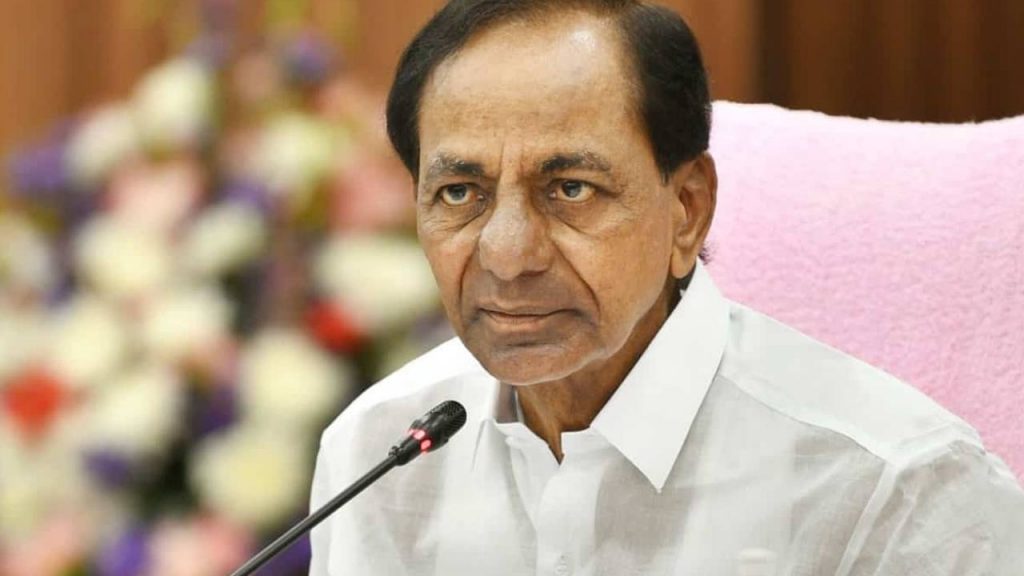 CM KCR congratulated the village leaders who received Gram Panchayat awards