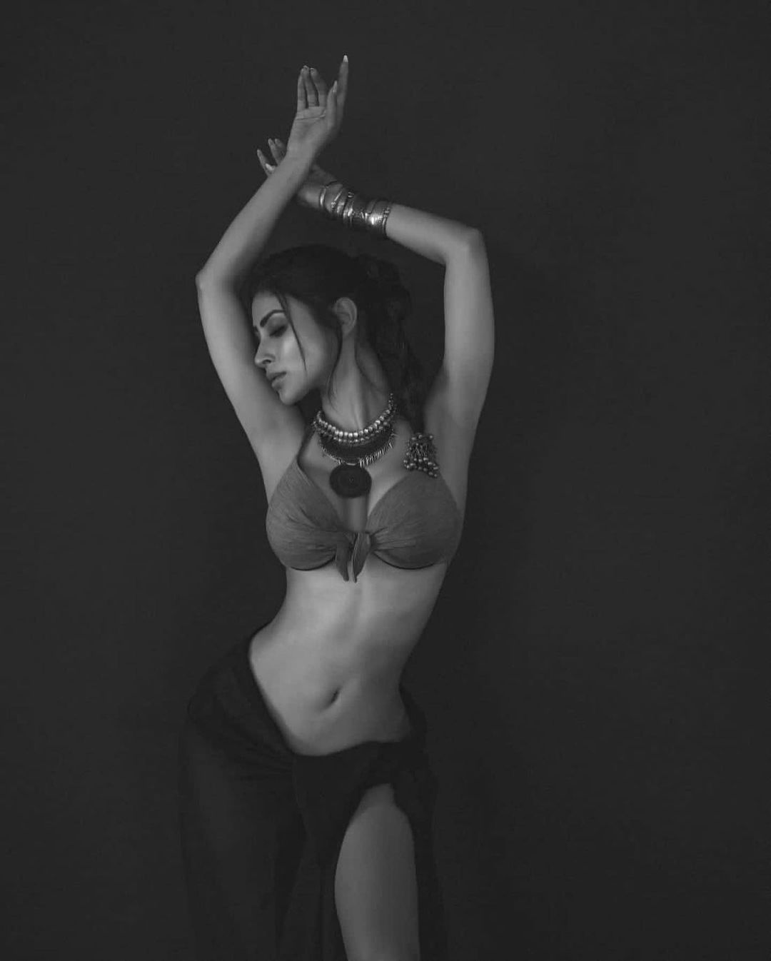 Mouni Roy Chromo Shot Pic Mouni Roy Chromo Shot Pic