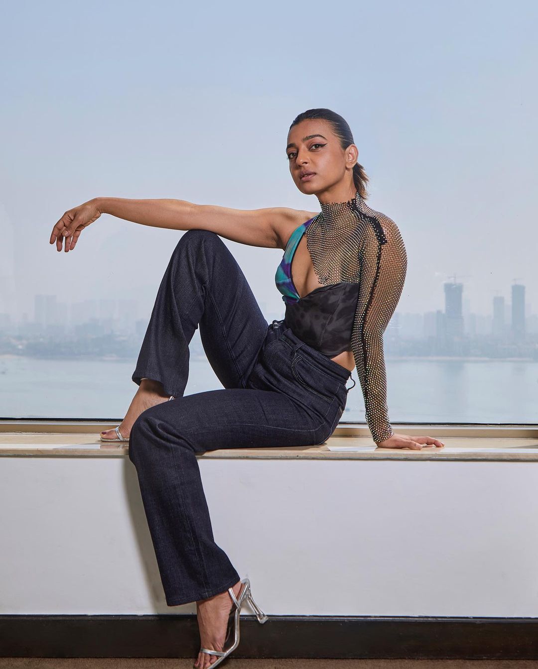 Radhika Apte (33) Radhika Apte (33)