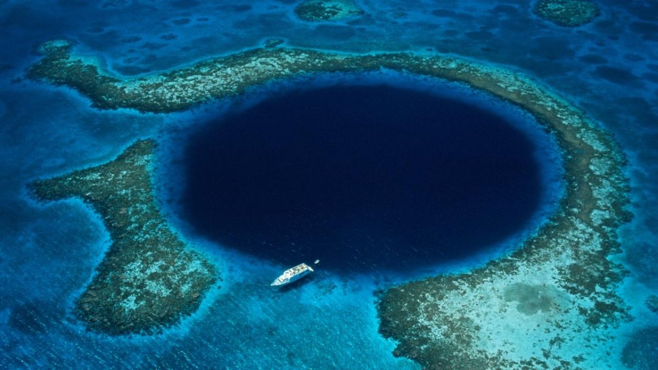 Blue Hole In Mexico: మెక్సికోలో 900 అడుగుల లోతైన “బ్లూ హోల్‌”.. అసలు బ్లూ హోల్ ఎలా ఏర్పడుతుందంటే..?
