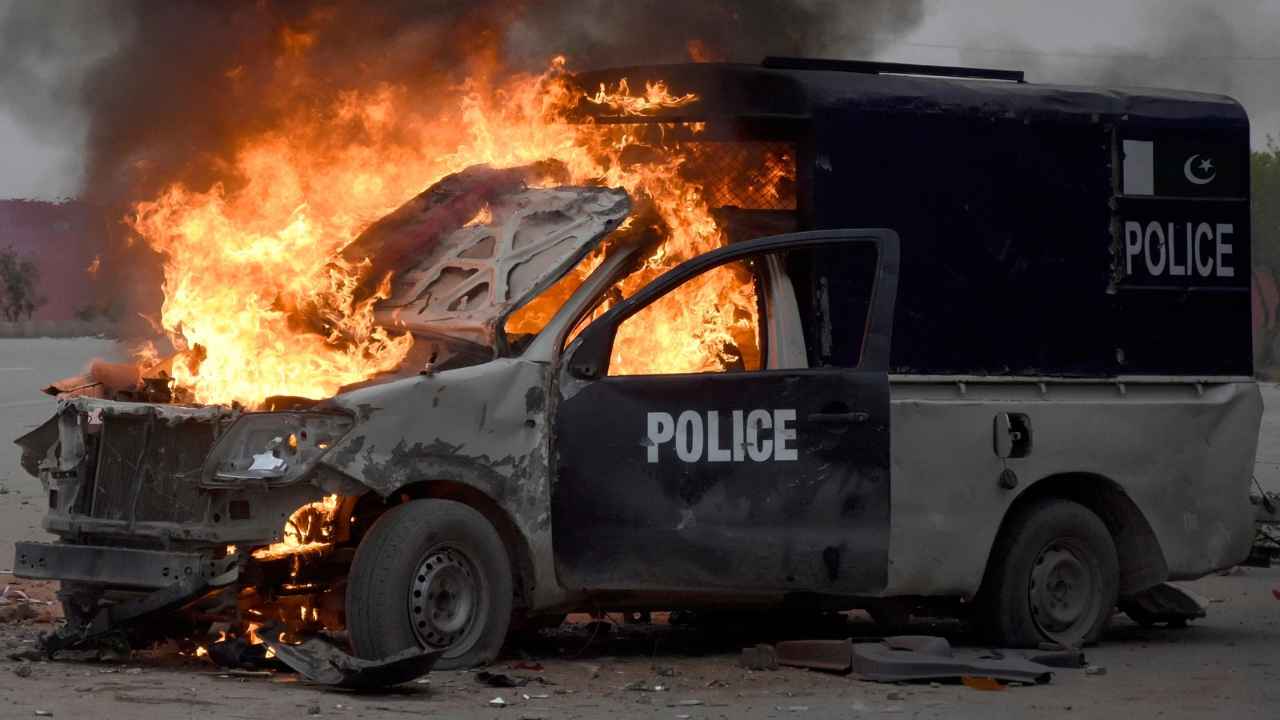 Bomb Attack In Pakistan: పాకిస్థాన్‌లో ఆత్మాహుతి దాడి.. 12 మంది దుర్మరణం, 40 మందికి పైగా గాయాలు