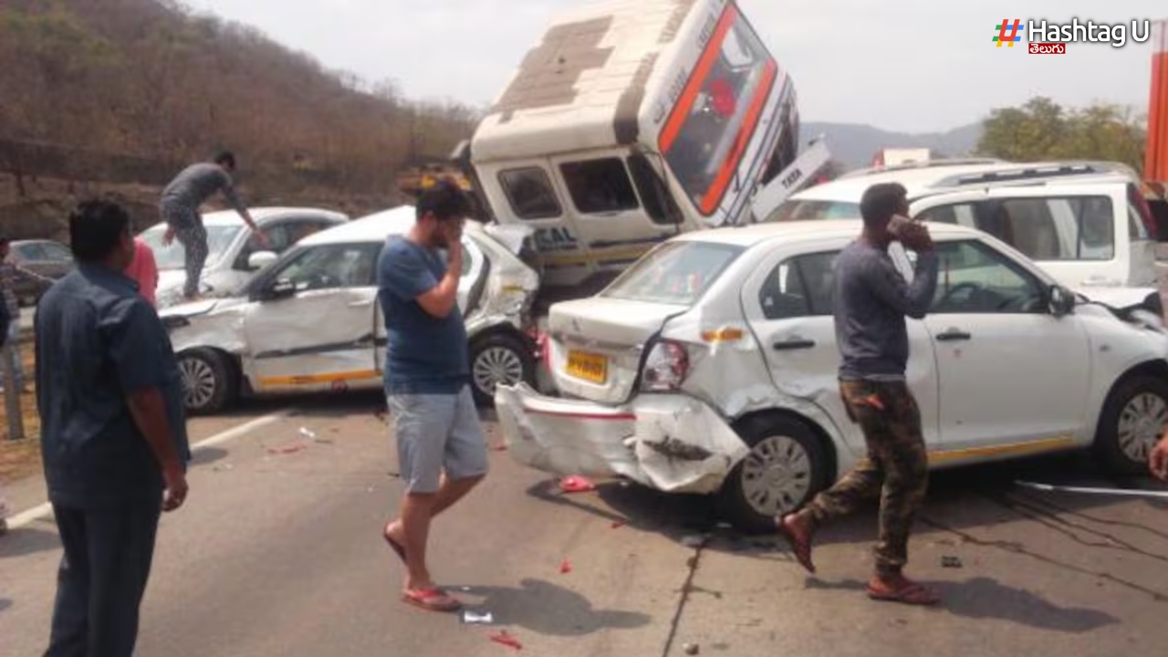 Mumbai-Pune Expressway accident: ముంబై-పూణె ఎక్స్‌ప్రెస్‌వేలో ఘోర రోడ్డు ప్రమాదం