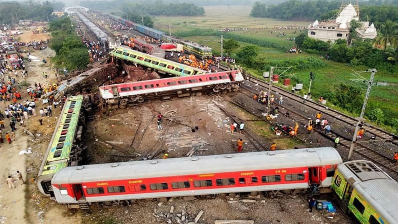 Odisha Train Accident: ఒడిశా రైలు ప్రమాద మృతులకు ఊరట కల్పించిన ఎల్ఐసి.. ఆ సర్టిఫికెట్లు అవసరం లేదంటూ?
