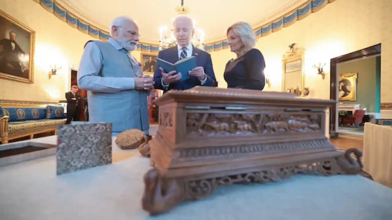 PM Modi Gifted: బిడెన్ దంపతులకి ప్రధాని మోదీ ఇచ్చిన బహుమతులు ఇవే.. గిఫ్ట్స్ లిస్ట్ పెద్దదే..!