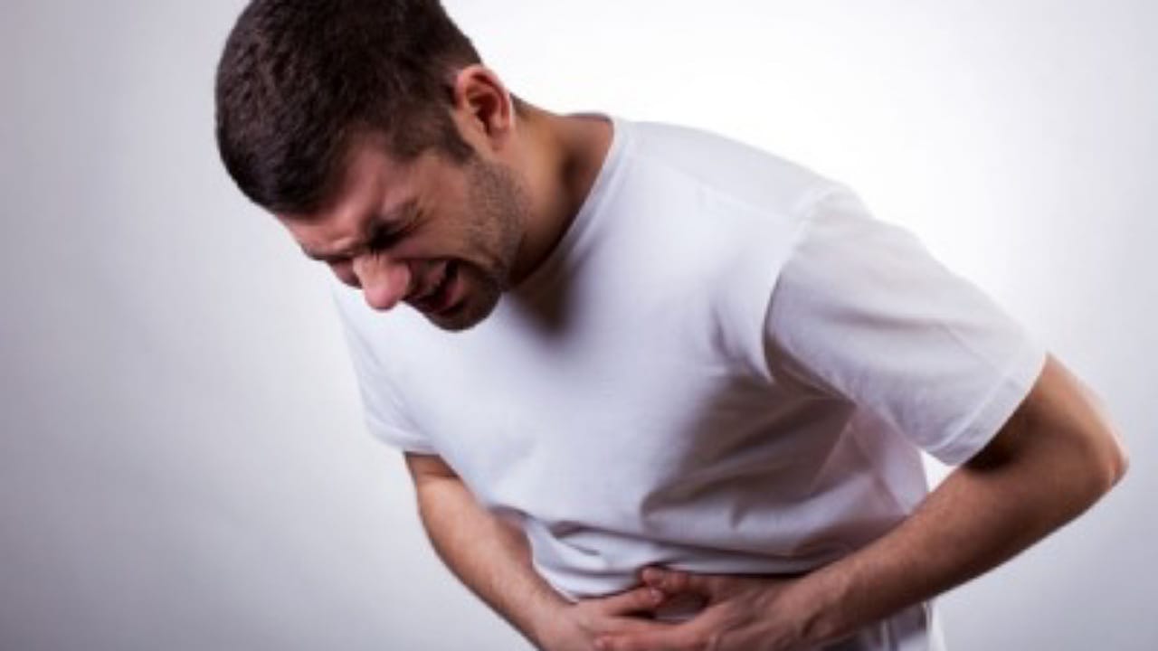 Stomach Pain Remedies: కడుపు సమస్యలతో బాధపడుతున్నారా.. అయితే ఈ హోమ్ రెమిడీస్ ట్రై చేయండి..!