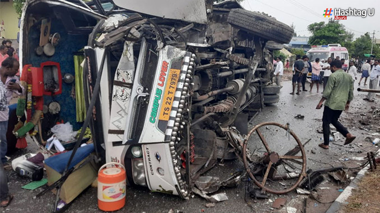 Road Accident: పెద్దపల్లి జిల్లాలో రోడ్డు ప్రమాదం, 25 మందికి తీవ్ర గాయాలు, 4 పరిస్థితి విషమం