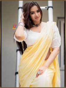 Poojitha (2)
