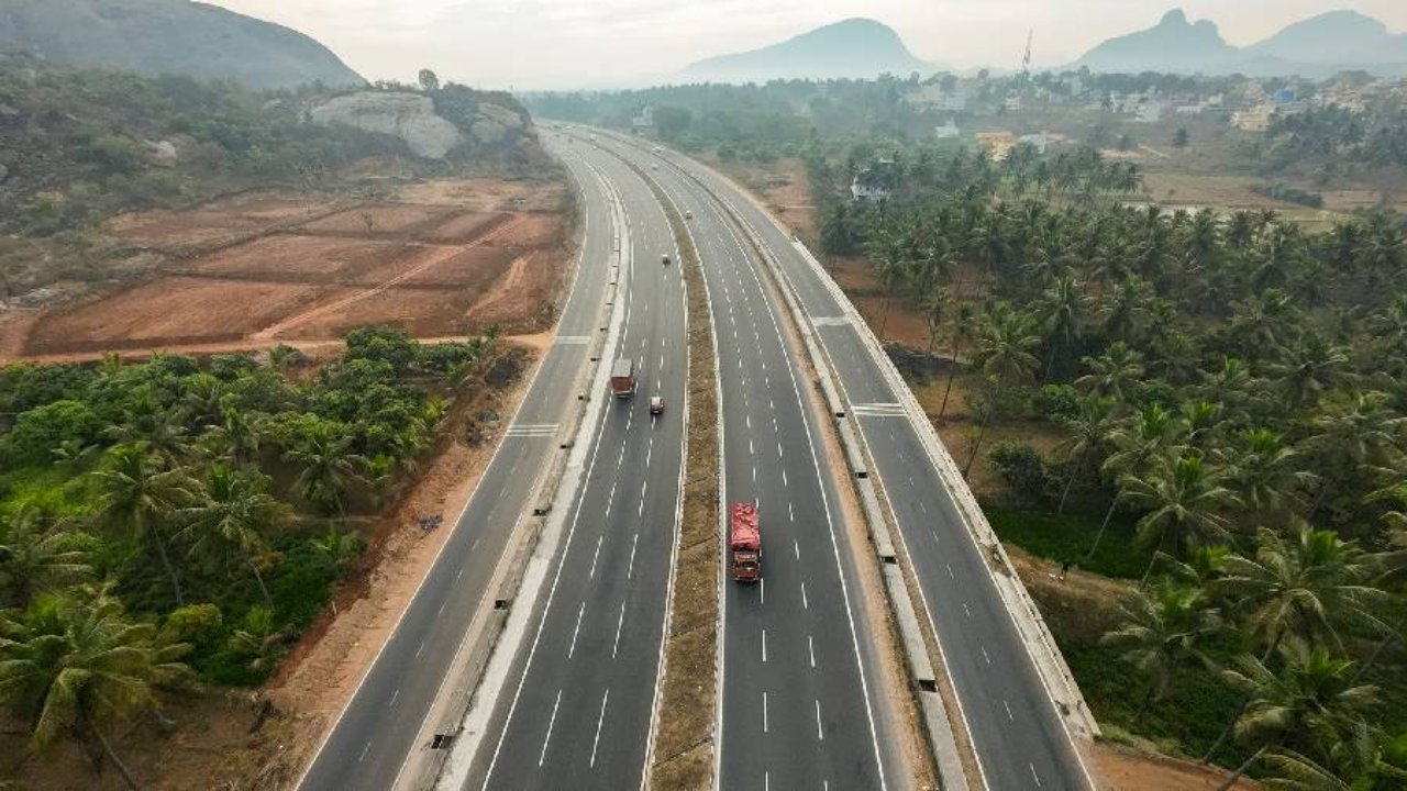 Bengaluru – Mysuru Expressway: బెంగళూరు-మైసూరు ఎక్స్‌ప్రెస్‌వేపై NHAI విచారణ.. కారణమిదే..?