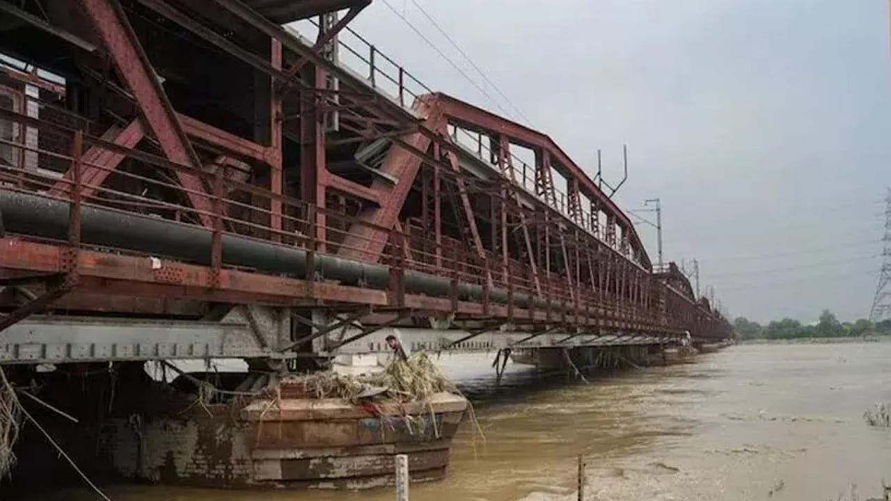 Yamuna River: మరోసారి ఉగ్రరూపం దాల్చిన యమునా నది.. అప్రమత్తమైన ఢిల్లీ?