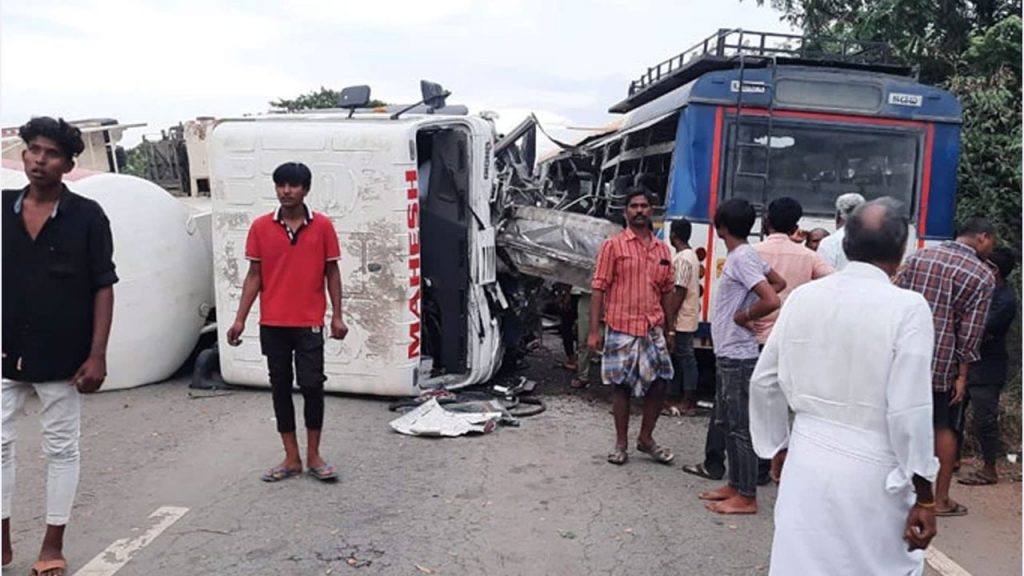 huge accident in annamayya district