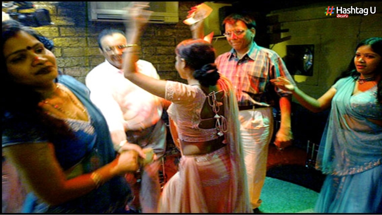 Dance Bars: గోవాలో డ్యాన్స్ బార్‌లకు ప్రభుత్వం ఎలాంటి అనుమతి ఇవ్వలేదు