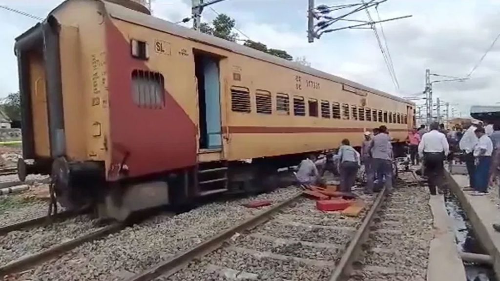 Padmavathi Express coach Derails