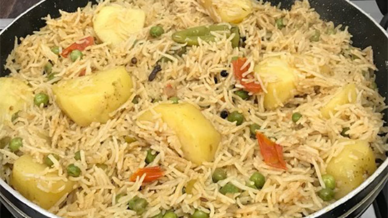 Aloo Batani Pulao: ఎంతో స్పైసీగా ఉండే ఆలు బఠాణి పులావ్.. తయారీ విధానం?