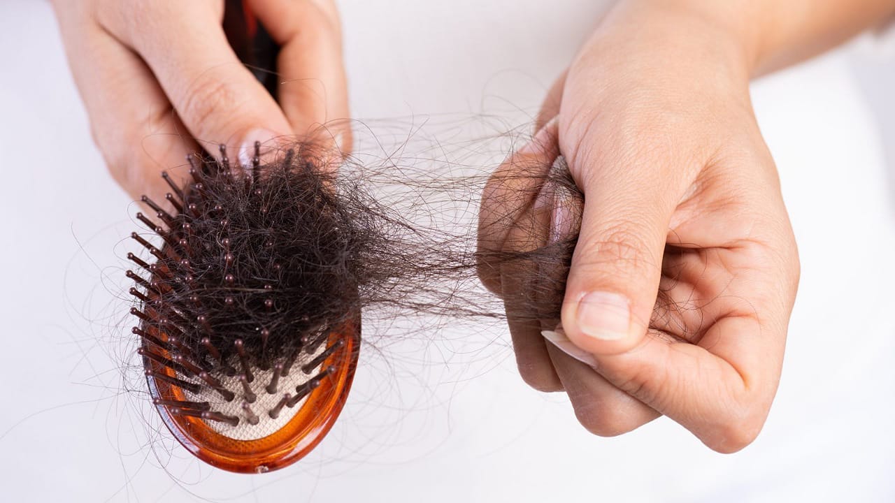 Hair fall Causes: జుట్టు ఎక్కువ మొత్తంలో రాలుతోందా.. కారణం ఏంటో తెలుసుకోండి?