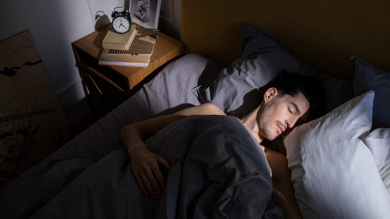 Sleep: ఏంటి! చీకటి గదిలో పడుకోవడం వల్ల అన్ని రకాల ప్రయోజనాలా?