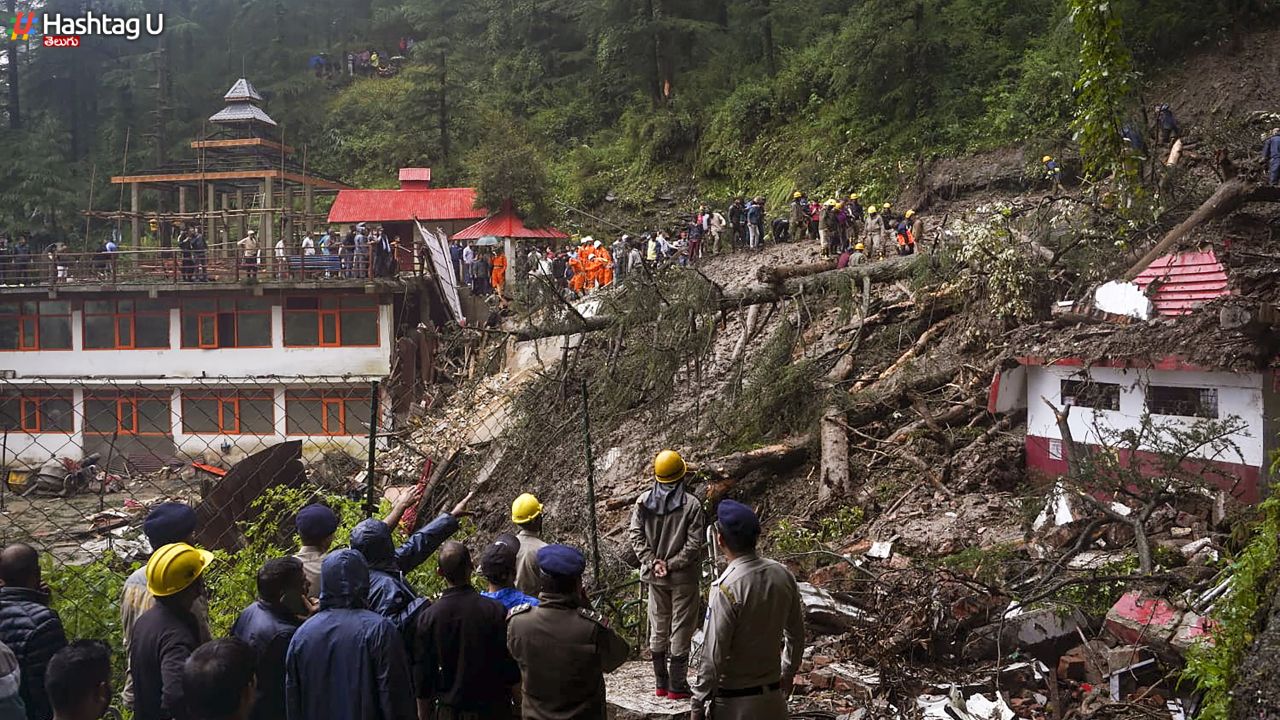 Temple Collapse-9 Lost Life : కొండచరియలు విరిగిపడి కూలిపోయిన శివాలయం.. 9 మంది మృతి