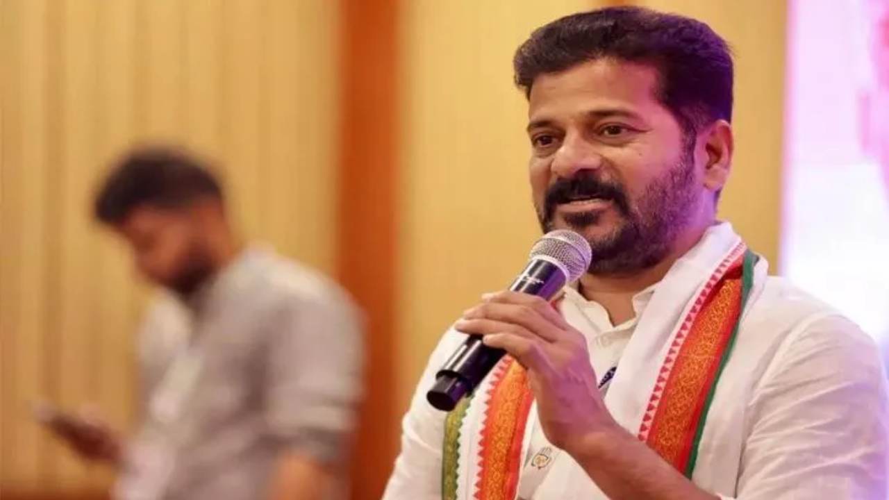 Revanth Reddy : కోర్టు చెప్పినా ప్రభుత్వం నాకు సెక్యూరిటీ ఇవ్వడం లేదు.. ఉన్న సెక్యూరిటీ తీసేశారు.. రేవంత్ రెడ్డి వ్యాఖ్యలు..