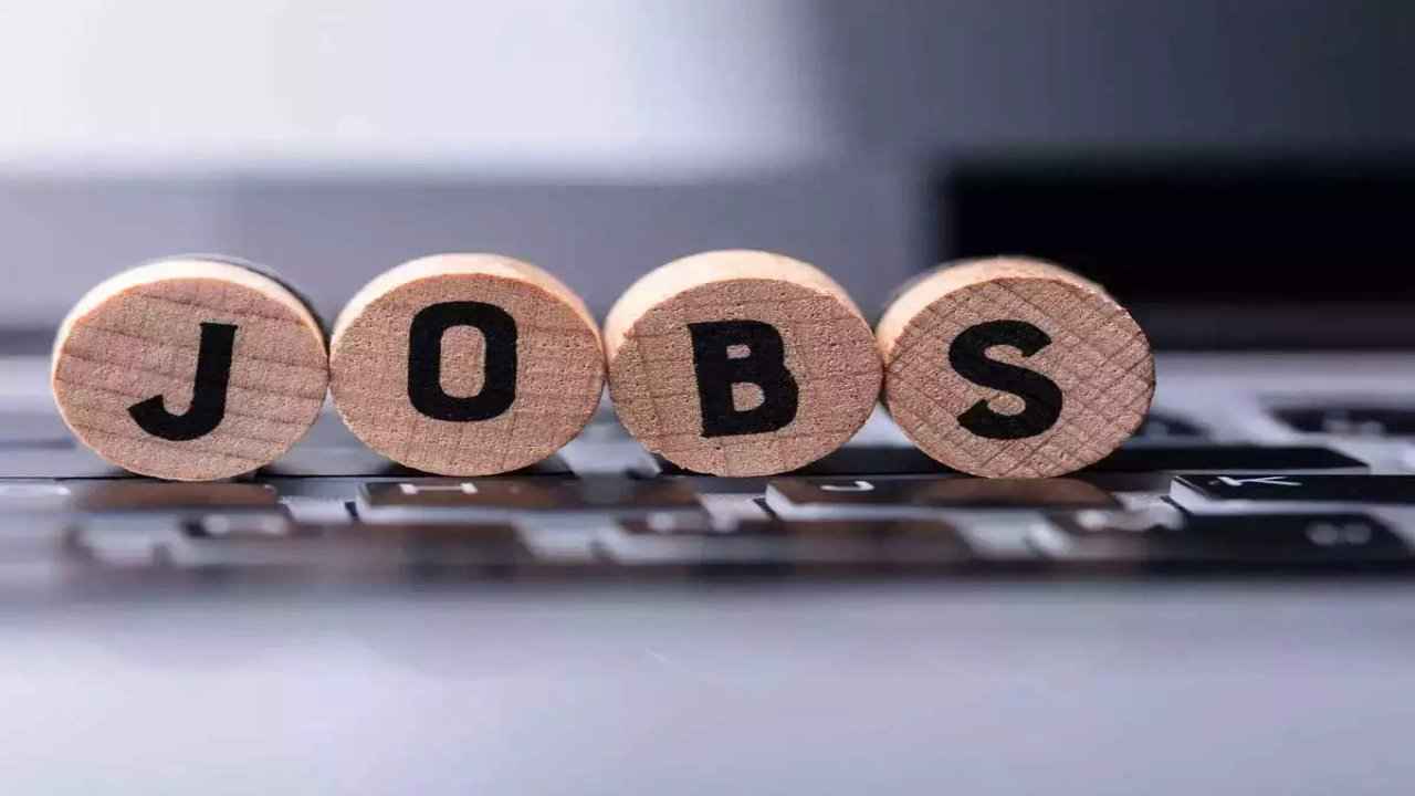 Jobs: గుడ్ న్యూస్.. నవంబర్ నాటికి ఈ రంగాలలో 7 లక్షల మందికి ఉద్యోగాలు..!