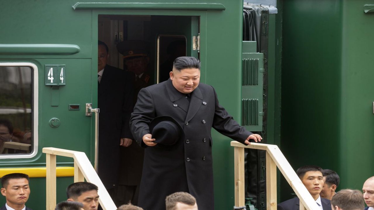 President Kim Jong Un: రష్యాకు రైలులో వెళ్లిన ఉత్తర కొరియా అధ్యక్షుడు కిమ్..!