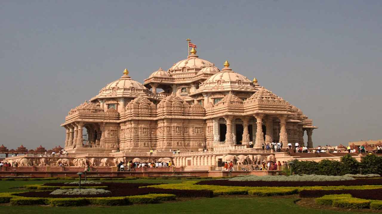 Akshardham Temple: ప్రపంచంలోనే అతిపెద్ద హిందూ దేవాలయం అక్షరధామ్ ఆలయం.. ఈ టెంపుల్ ప్రత్యేకతలివే..!