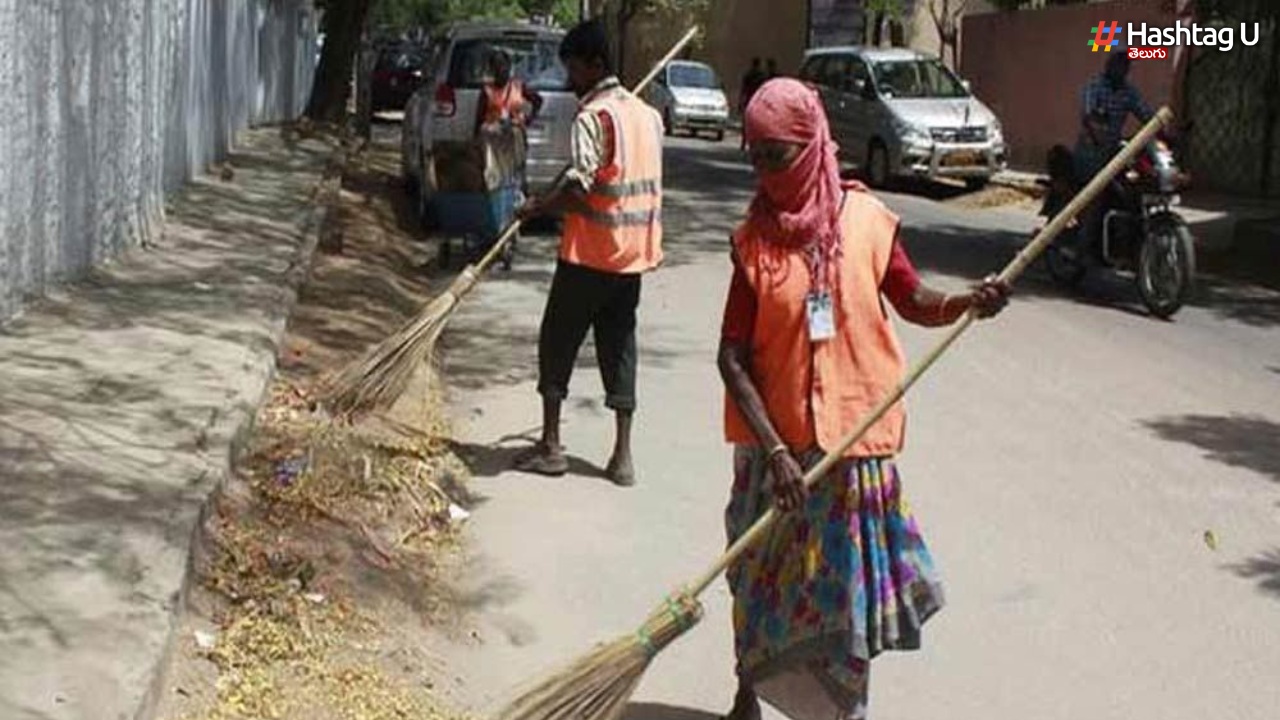 Hyderabad: జీహెచ్‌ఎంసీ శానిటేషన్‌ వింగ్‌ అధికారులు అరెస్ట్