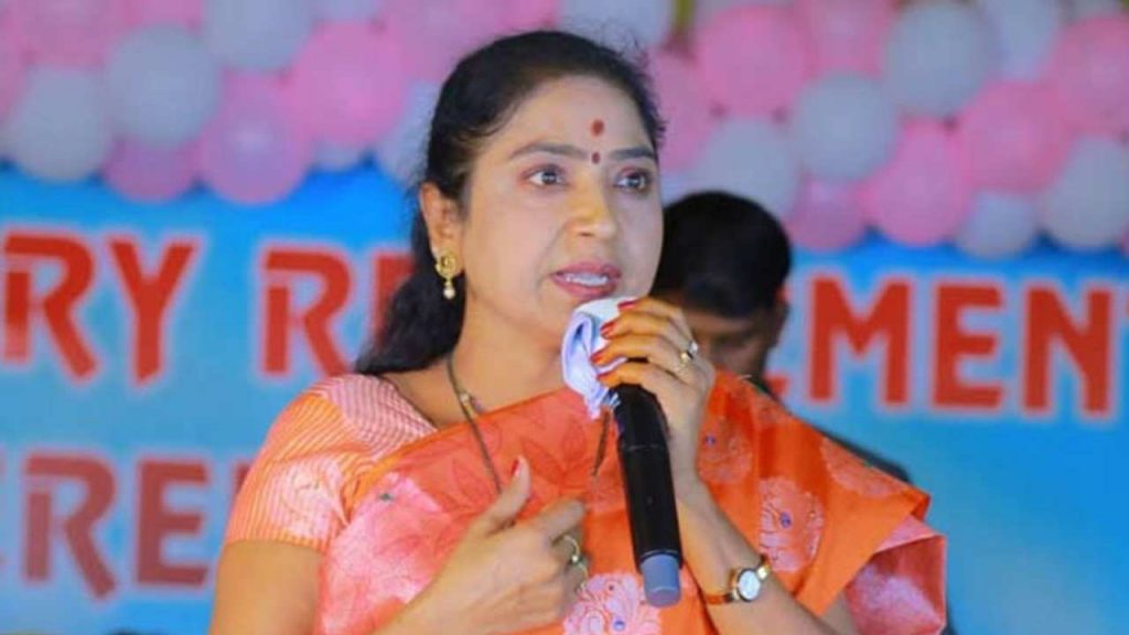 Khanapur BRS MLA Rekha Nayak sensational Comments she wants to contest as BRS Rebel Candidate