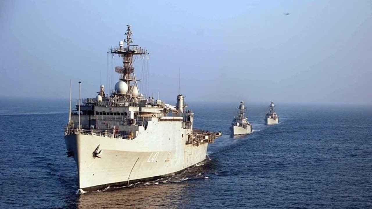 Indian Navy Recruitment: ఇండియన్ నేవీలో అప్రెంటిస్‌షిప్ అవకాశం.. వారు మాత్రమే అర్హులు..!