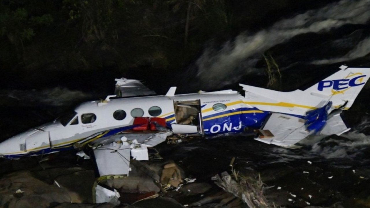 Air Ambulance Crash: మెక్సికోలో కూలిన ఎయిర్ అంబులెన్స్.. నలుగురు మృతి