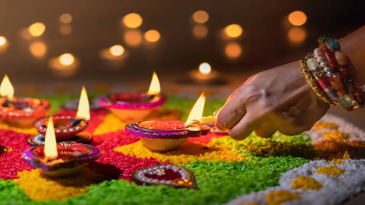 Diwali 2023 : దీపావళిని మనదేశంలో ఏయే ప్రాంతాల్లో ఎలా జరుపుకుంటారో తెలుసా ?