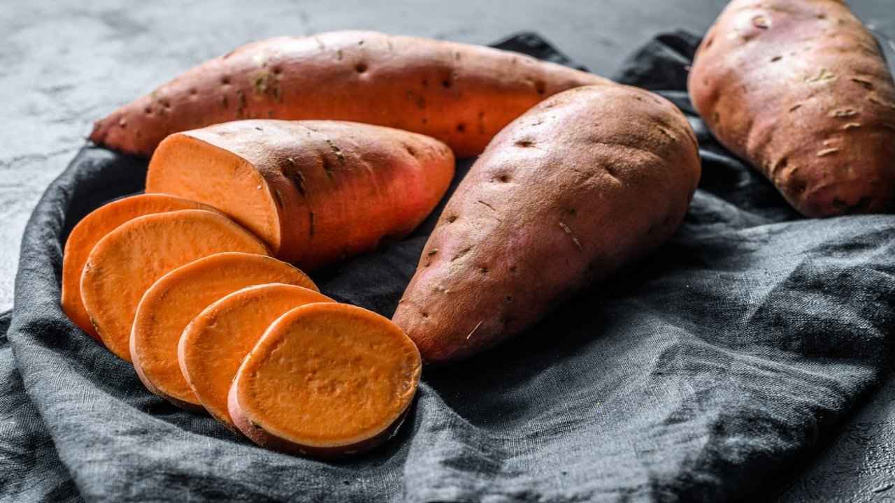Sweet Potatoes: ఈ చలికాలంలో చిలగడదుంపలు ఎందుకు తినాలో తెలుసా..?