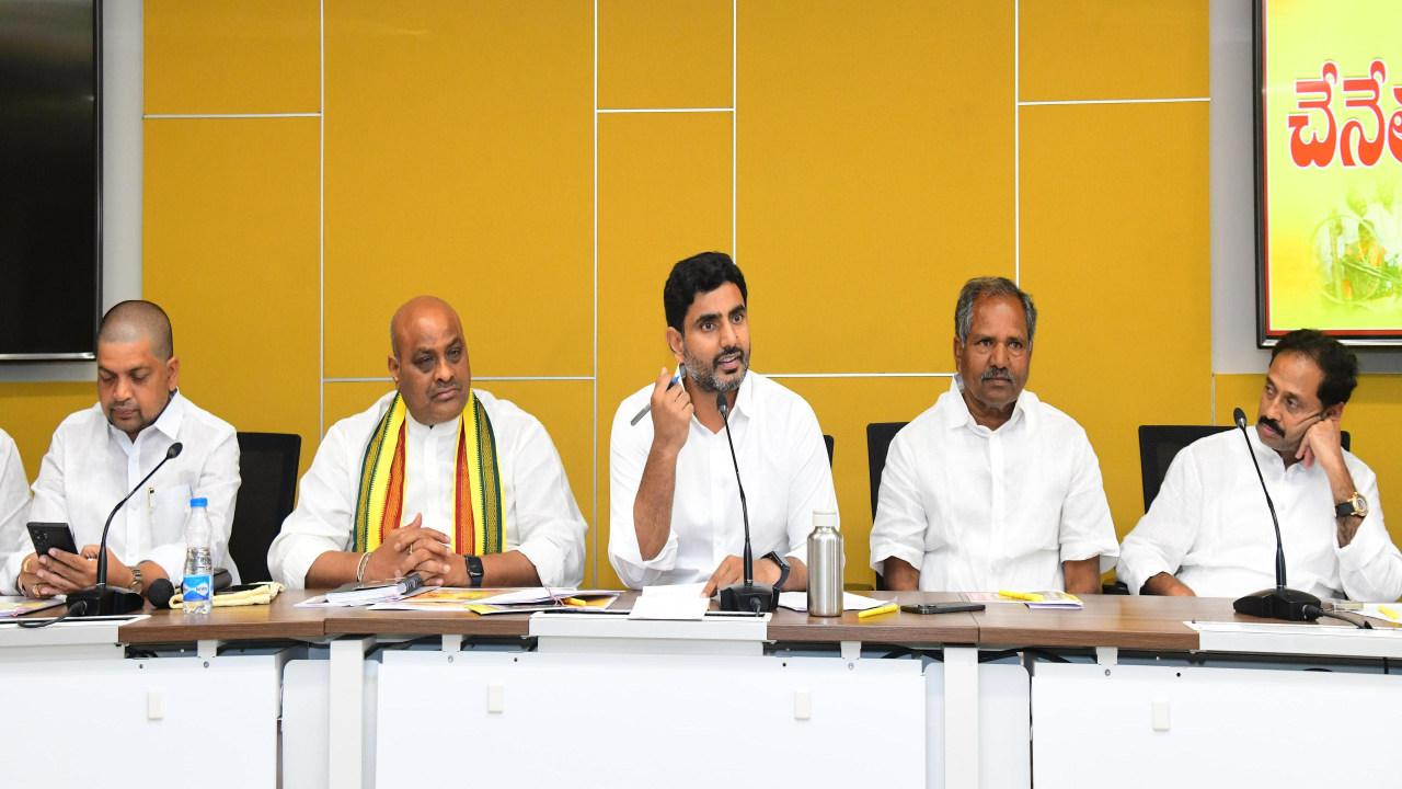 Nara Lokesh : చేనేతల అభ్యున్నతికి బాధ్యత తీసుకుంటాన‌న్న నారా లోకేష్‌