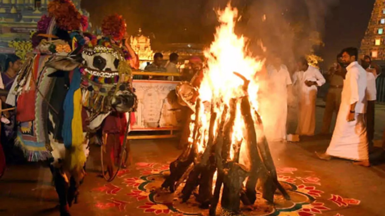 Bhogi Festival: ఈ ఏడాది భోగి పండుగ ఎప్పుడు.. ఈ పండుగను ఎందుకు జరుపుకుంటారు తెలుసా?