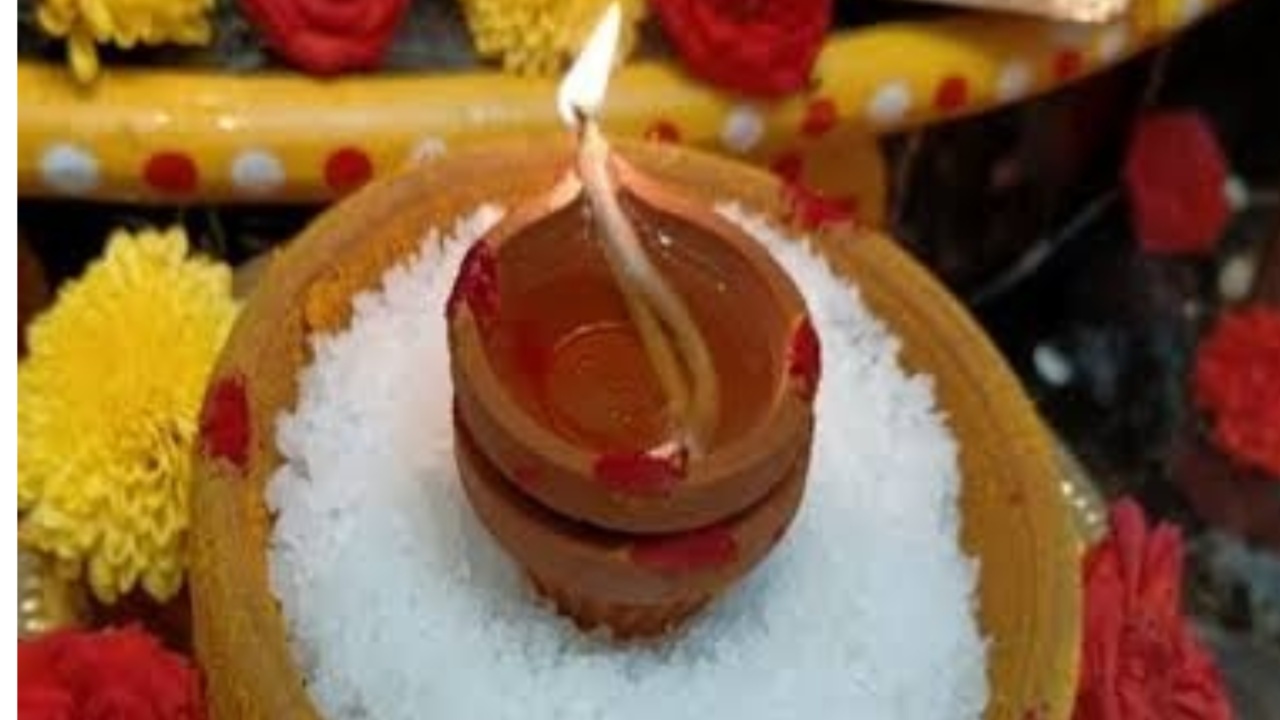 Aishwarya Deepam: ఇంట్లో ఐశ్వర్య దీపం వెలిగిస్తే చాలు లక్ష్మీదేవి తిష్ట వేసుకుని కూర్చోవాల్సిందే?