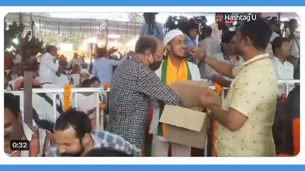 Muslims Serve Sweets For Ra