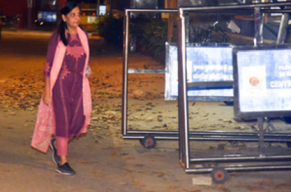 Arvind Kejriwal: జైల్లో కేజ్రీవాల్ ను కలిసిన భార్య సునీత