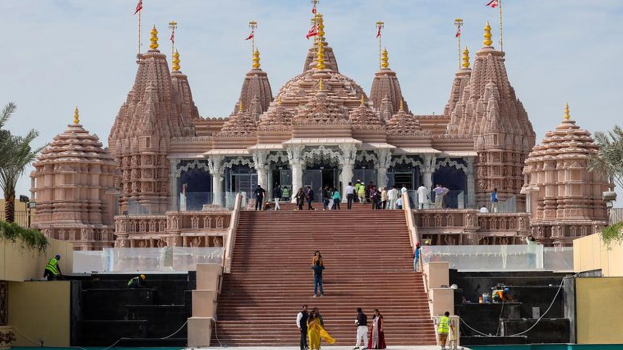 BAPS Hindu Temple: అబుదాబిలో ప్రారంభమైన హిందూ దేవాలయం.. దర్శనానికి నీబంధనలు